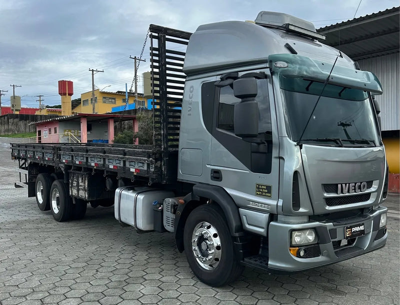 IVECO TECTOR 240E28 ANO 2014 CARROCERIA 8,50