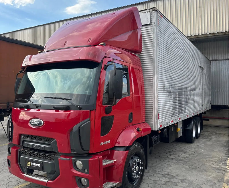 FORD CARGO 2428 ANO 2012 BAÚ 18 PALETES