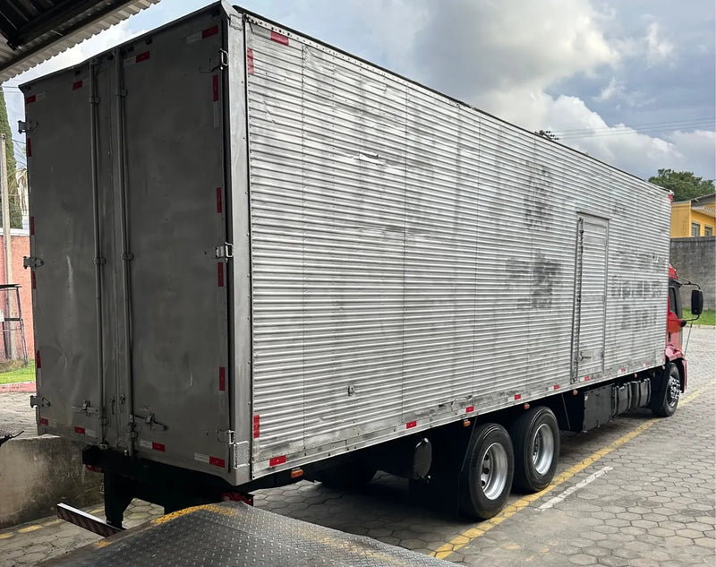 FORD CARGO 2428 ANO 2012 BAÚ 18 PALETES