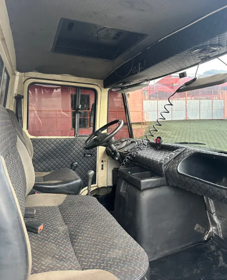 Mercedes-Benz 608 D ANO 87 BAU 4,20 METROS